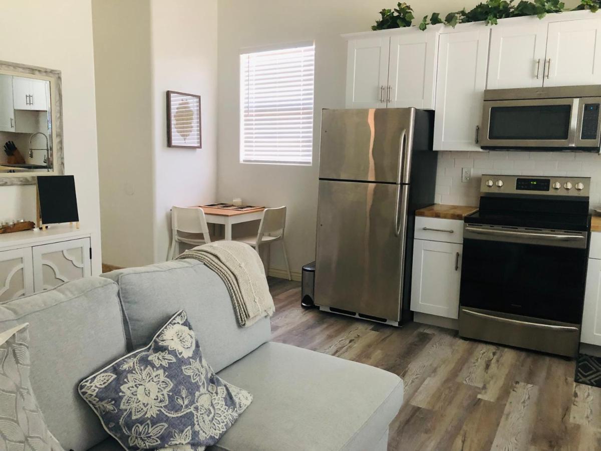 Beautiful Private Casita/Guesthouse W/ Kitchen, Access To Pool/Spa 굿이어 외부 사진